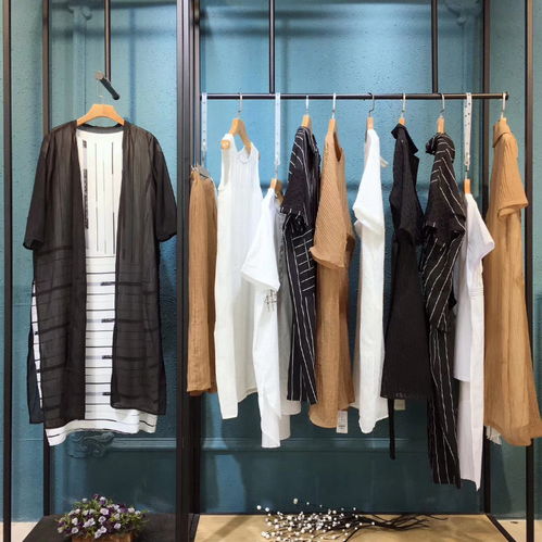 精品特惠，蔓潤(rùn)秀 杭州一線女裝品牌，夏季折扣與加盟直供的財(cái)富新機(jī)遇